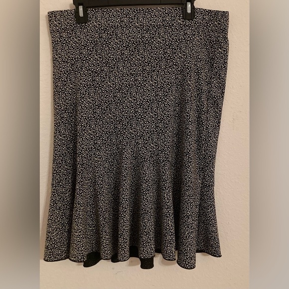 Motherhood Maternity Elastic Waist Midi Skirt size L - Picture 1 of 4